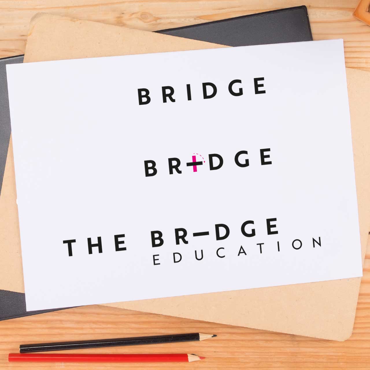 Diseño del logotipo de la marca The Bridge Education, y creación del mini manual de uso de la marca. 2018